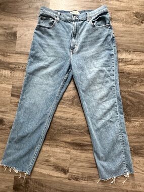 Abercrombie & Fitch High Rise Straight Leg Jeans Raw Hem Light Wash Size 30